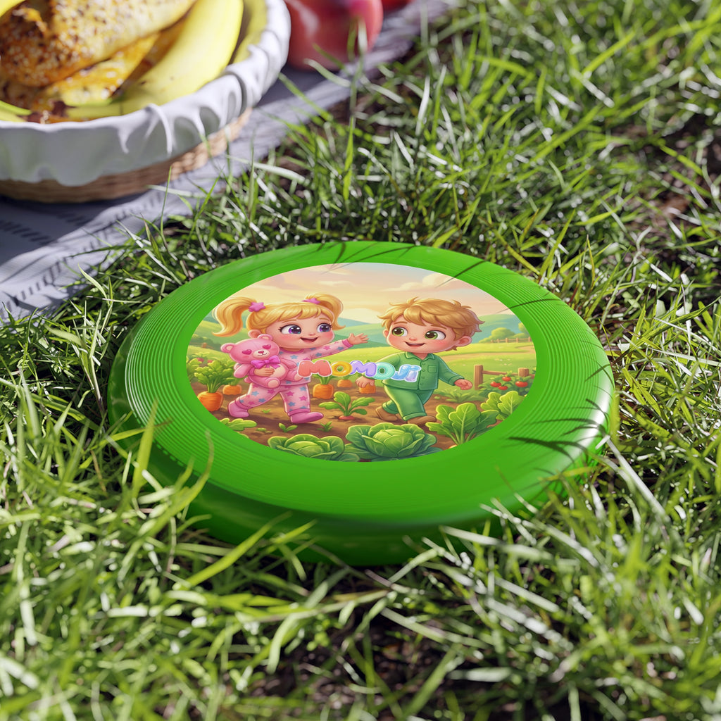 Mo was Here: On the Farm Play Frisbee